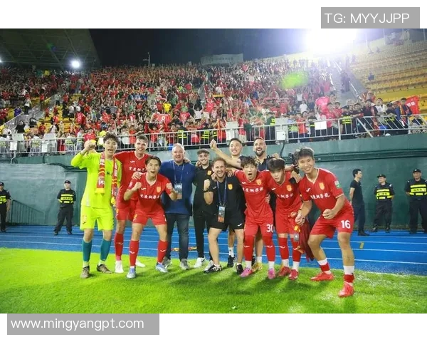 足球明星球迷数量揭秘他们在全球范围内的影响力与受欢迎程度分析